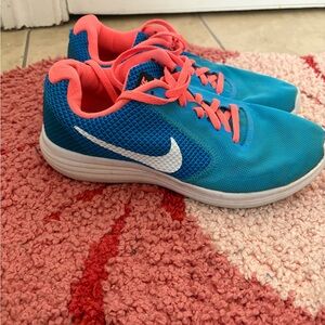Nike Turquoise and Coral Athletic Shoes